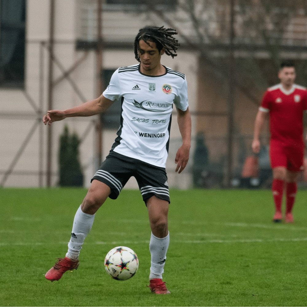 Killian Benvindo sur un terrain