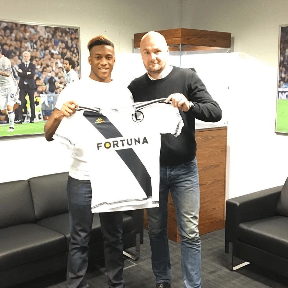 Vamara Sanogo signature